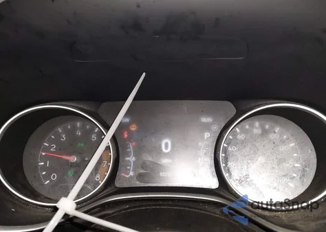 2019 Jeep Compass Latitude 4X4 z USA, uszkodzony, nr VIN 3C4NJDBB1KT661566